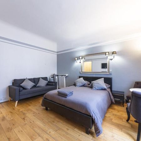 Private Studio - Avenue Des Champs-Elysees Daire Paris Dış mekan fotoğraf